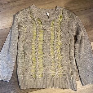 Willow & Clay Cozy beige with lime shell Crew Neck Sweater Size S